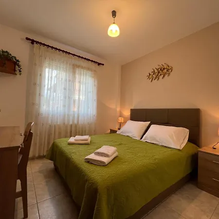 Elia Ii Apartment *